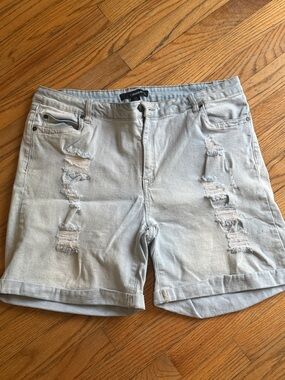 Denim&Co Light Gray Distressed women’s  Shorts